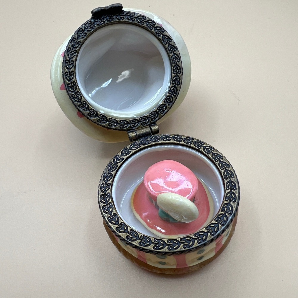 Vintage Ceramic Hinged Trinket Box Victorian Hat with Plume and Mini Hat Inside - Picture 2 of 5